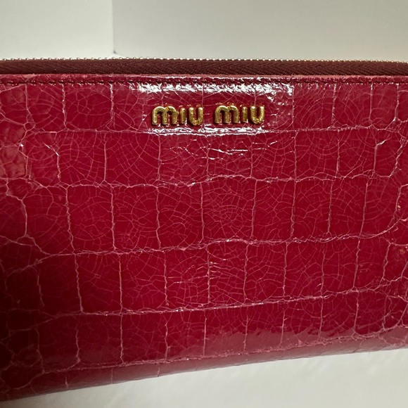 Miu Miu Patent Leather Snake Print Full Zip Large Wallet, Reddish Pink, VGUC - Picture 2 of 15